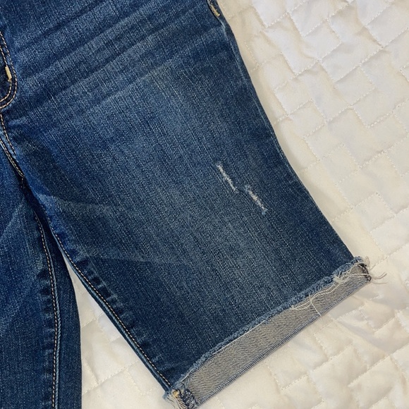 Girls Abercrombie Shorts Size 14 With Some Light Distressing. EUC!! - Picture 2 of 8